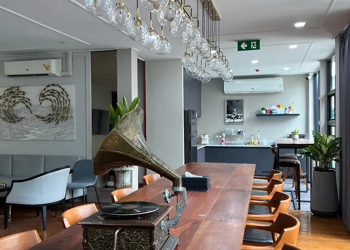 Poshtel 56 Hostel *