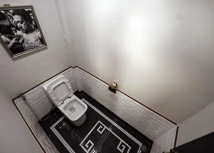Hostel Poshtel 56 *