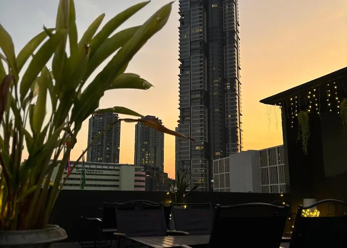 Poshtel 56